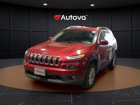 Used 2017 Jeep Cherokee Latitude w/ Safety/Convenience Group AWD/4WD image 1