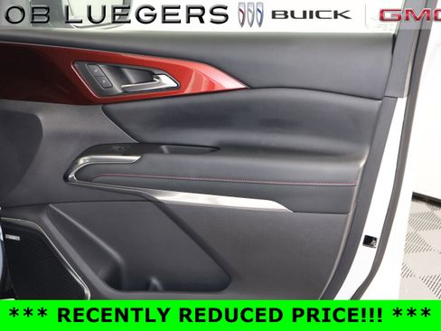 Certified 2024 Chevrolet Traverse RS image 17