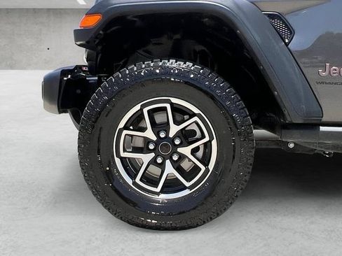 Used 2025 Jeep Wrangler Unlimited Rubicon AWD/4WD image 23