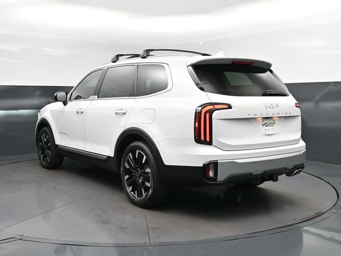 Used 2024 Kia Telluride SX w/ Towing Package FWD image 5