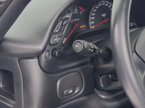 Used 2004 Chevrolet Corvette Z06 w/ Z06 Preferred Equipment Group RWD image 11