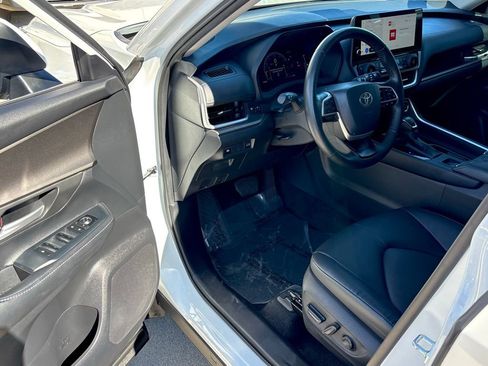 Used 2024 Toyota Grand Highlander XLE image 9