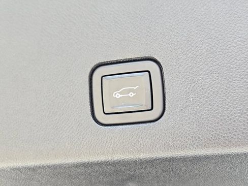 Used 2021 Cadillac XT6 Premium Luxury AWD/4WD image 13