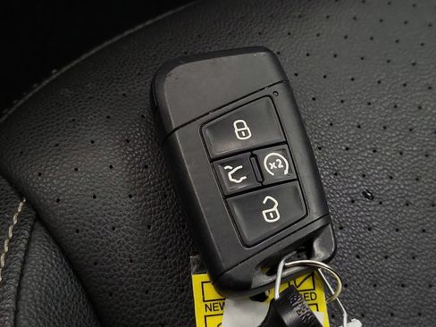 Used 2024 Volkswagen Jetta SE FWD image 26