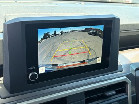 Used 2025 Toyota Tacoma SR5 AWD/4WD image 16
