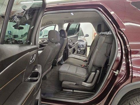 Used 2019 Chevrolet Traverse LT FWD image 8