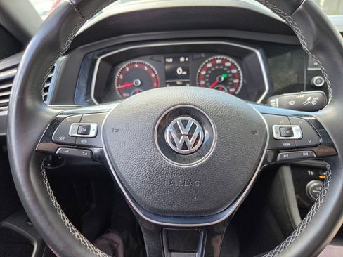 Used 2019 Volkswagen Jetta R-Line FWD image 3