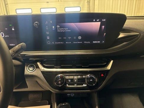 Used 2024 Buick Envista Sport Touring w/ Convenience I Package image 19