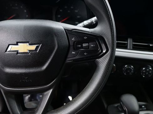Used 2024 Chevrolet Trax LS w/ LS Convenience Package FWD image 14