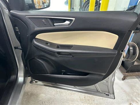 Used 2022 Ford Edge SEL w/ Convenience Package image 31