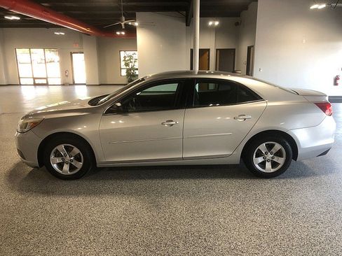 Used 2013 Chevrolet Malibu LS w/ Protection Package FWD image 2