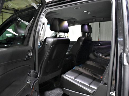 Used 2015 Chevrolet Suburban LT image 18