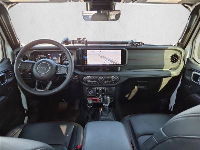 Used 2025 Jeep Gladiator Rubicon AWD/4WD image 12