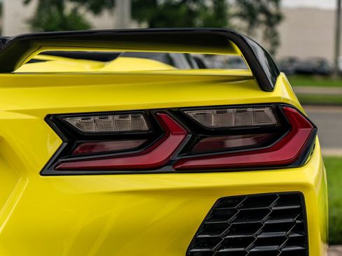 Used 2023 Chevrolet Corvette Stingray Preferred Conv w/ Z51 Performance Package RWD image 13