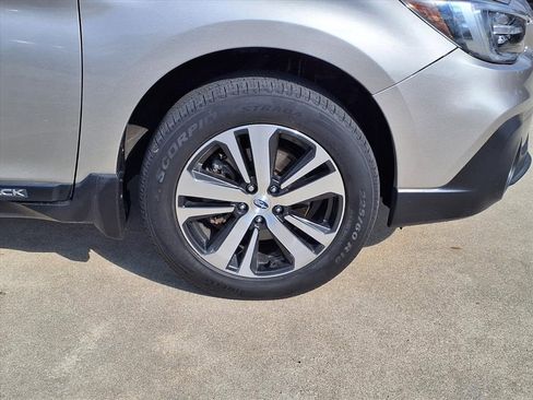 Used 2018 Subaru Outback 3.6R Limited image 26