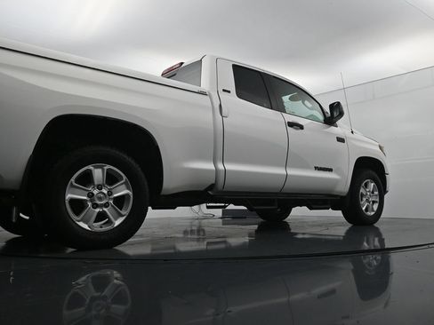 Used 2019 Toyota Tundra SR5 w/ Convenience Package AWD/4WD image 38
