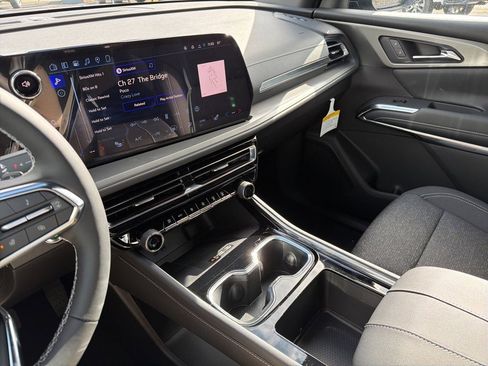 New 2026 Chevrolet Traverse LT w/ Sun and Wheel Package image 32