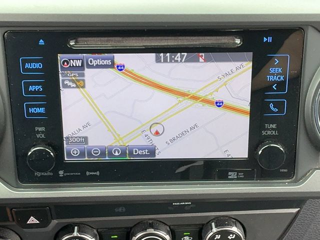 Used 2019 Toyota Tacoma TRD Off-Road AWD/4WD image 17