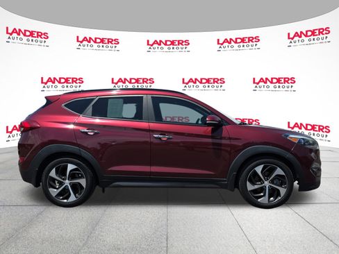 Used 2016 Hyundai Tucson Limited w/ Option Group 03 FWD image 2