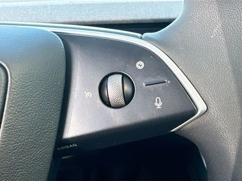 Used 2026 Tesla Model Y 2WD image 11
