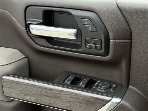 Used 2021 Chevrolet Silverado 2500 LTZ AWD/4WD image 22