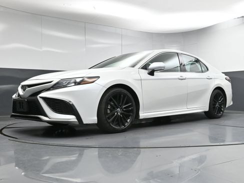 Used 2023 Toyota Camry XSE image 23