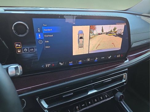 Used 2024 Chevrolet Traverse Z71 image 15