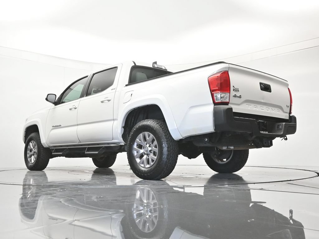 Used 2017 Toyota Tacoma SR5 w/ Tow Package AWD/4WD image 42