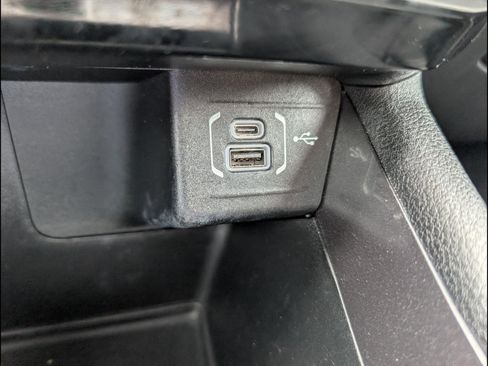 Used 2022 Jeep Compass Latitude AWD/4WD image 17