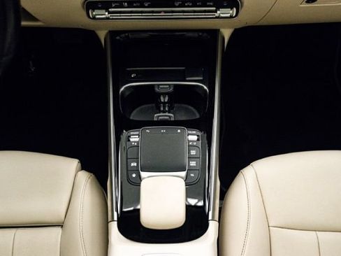 Used 2022 Mercedes-Benz GLB 250 4MATIC image 19