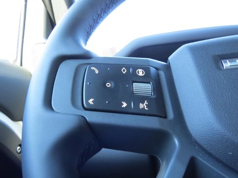 Used 2025 Land Rover Defender 110 X-Dynamic SE image 20