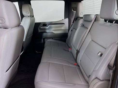 Used 2022 GMC Sierra 1500 SLT w/ SLT Premium Package AWD/4WD image 32