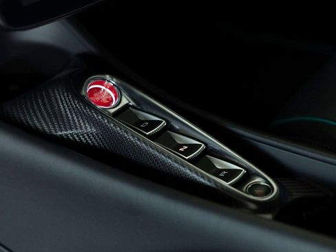 Used 2023 McLaren Artura Coupe image 24