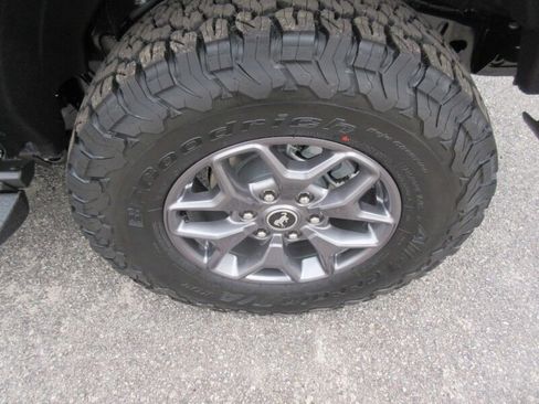 New 2025 Ford Bronco Badlands image 11