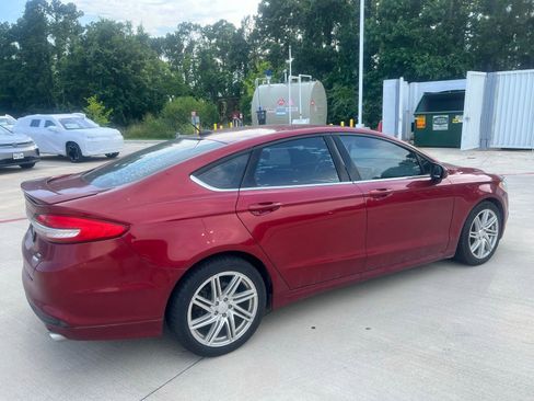 Used 2017 Ford Fusion SE w/ Equipment Group 201A FWD image 3