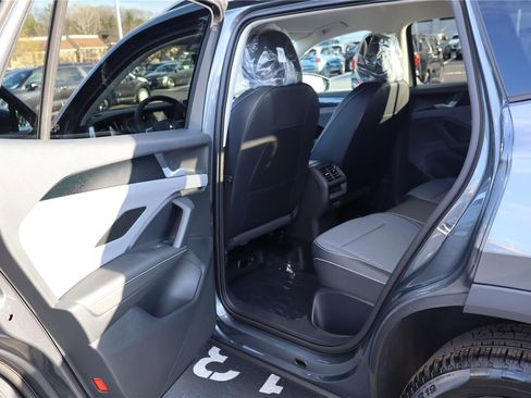 New 2026 Volkswagen Tiguan SE image 22