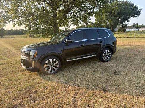 Used 2022 Kia Telluride S AWD/4WD image 1