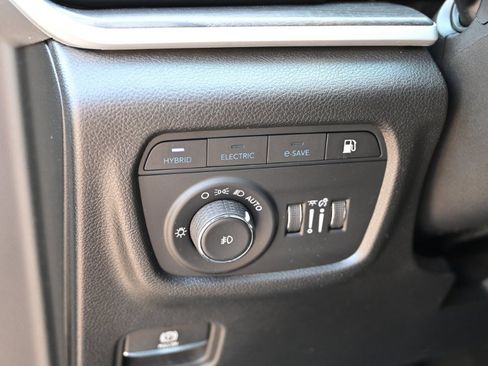 Used 2023 Jeep Grand Cherokee 4WD 4xe image 30