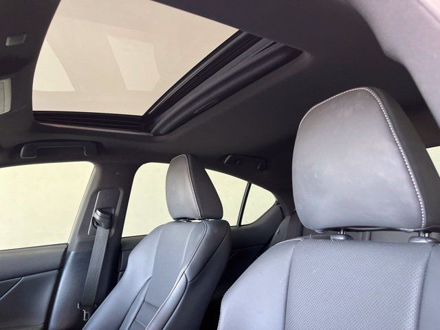 Used 2023 Lexus IS 500 RWD image 15
