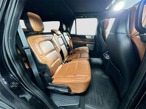 Used 2019 Lincoln Navigator Reserve image 32