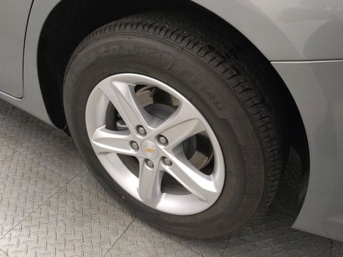 Used 2025 Chevrolet Malibu LS FWD image 31