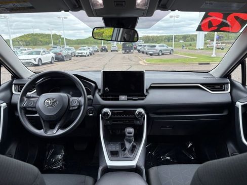 Certified 2025 Toyota RAV4 XLE AWD/4WD image 17