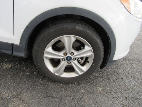 Used 2015 Ford Escape SE w/ Equipment Group 201A image 10