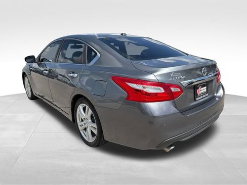 Used 2016 Nissan Altima 3.5 SL FWD image 5