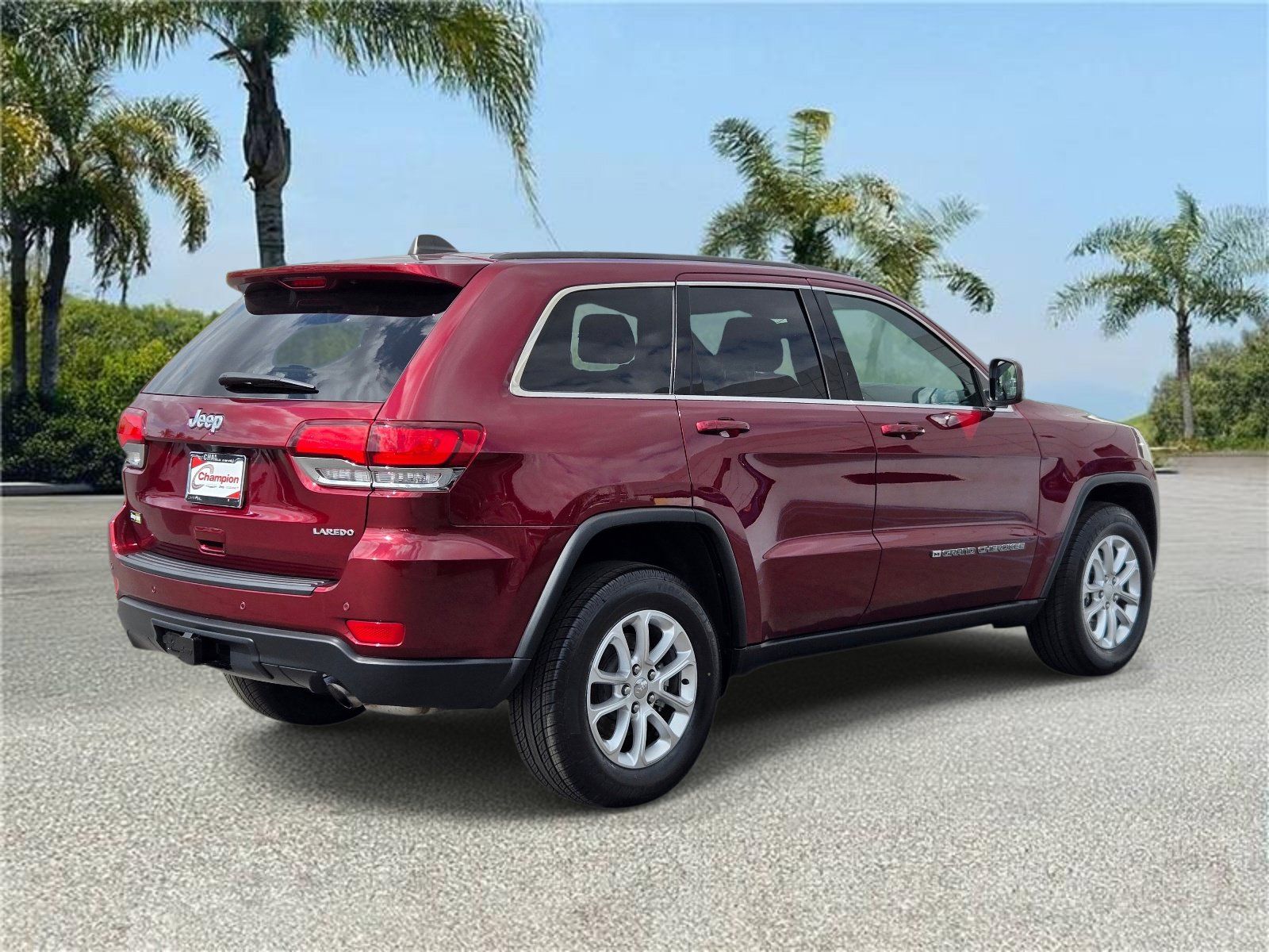 Used 2022 Jeep Grand Cherokee Laredo E RWD image 4
