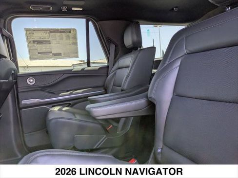 New 2026 Lincoln Navigator Reserve w/ Jet Appearance Package AWD/4WD image 12