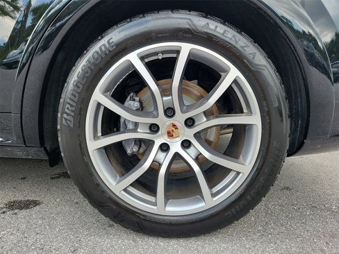 Used 2025 Porsche Cayenne image 14