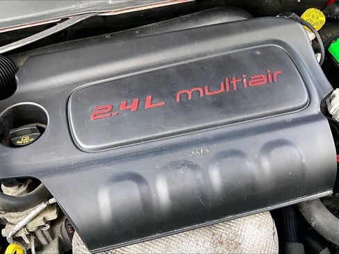 Used 2016 Jeep Renegade Limited image 30