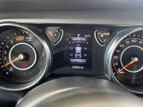 Used 2023 Jeep Wrangler Sport image 39