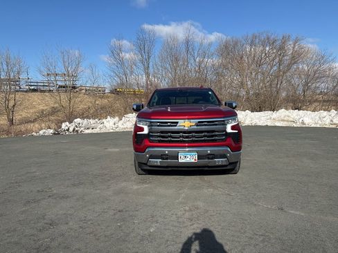 Used 2024 Chevrolet Silverado 1500 LTZ image 2